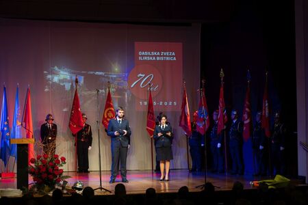 2_70 LET GZIB_voditelja_Petra Jaksetič in Jernej Smerdel